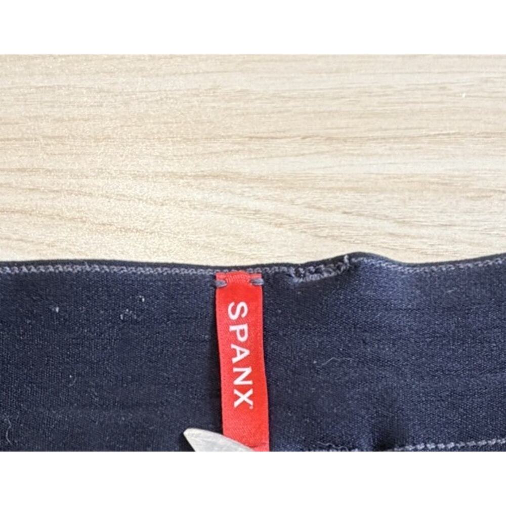 Spanx Shorts Women's Size Medium Blue Pull On Twill Chino Shorts - Picture 8 of 8
